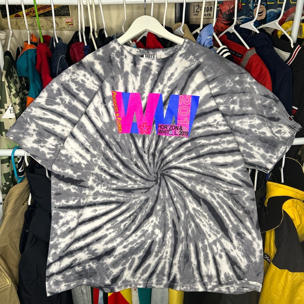 WHIT Gray Tie-Dye T-Shirt with Pink and Blue Graphic